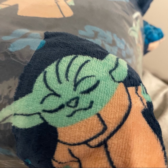 Star Wars Mandalorian Baby Yoda Grogu oversized plush throw blanket - Picture 2 of 3